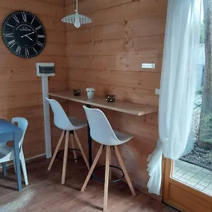 Chalet Le Petit, Chanas